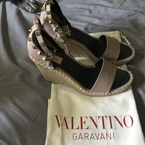 Valentino Garavani flesh colored mules